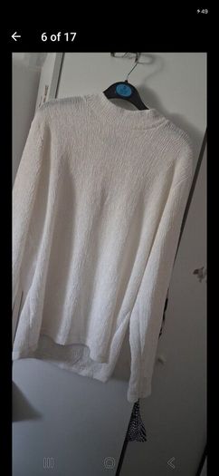 Tops 2 each different sizes