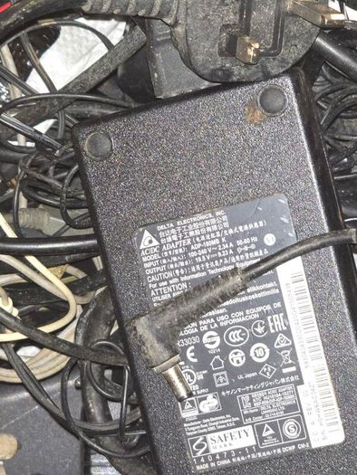 Joblot Electronics: controller, mobile + laptop chargers, laptop batteries, cables, etc