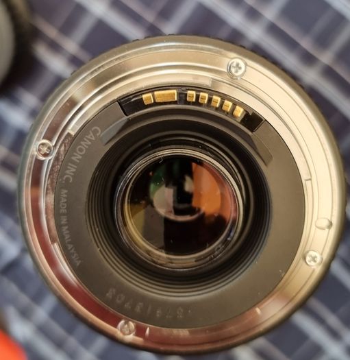 Canon EF 75 to 300mm f4-5.6 III USM telephoto zoom lens