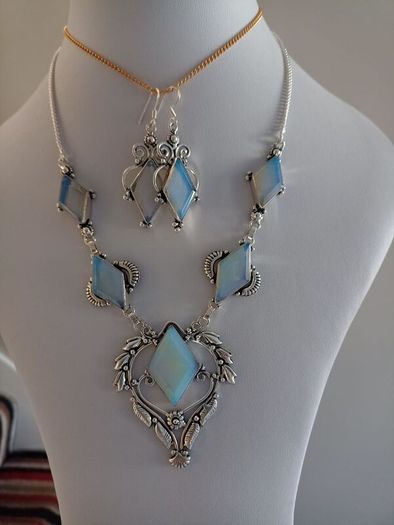 Gemstone Necklace & Earrings Set