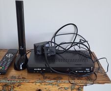 Indoor aerial & Saorview box