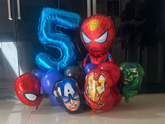 Super hero balloons with number
