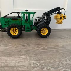 Lego Technic 42157 John Deere 948L-II Skidder