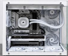 White Gaming Pc (white 5060) , (Ryzen 5 9600x) and (DDR5 32 Gb Ram)