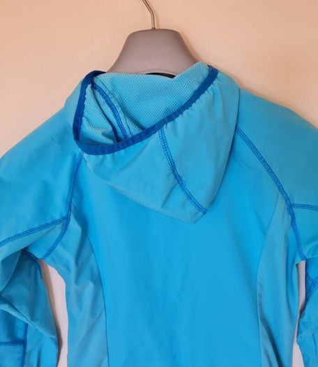 Columbia omni shield hoodie Size small Pit to pit 19" in excellent condition