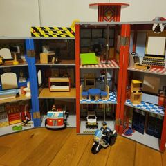 ELC Police & Fire Station plus accessories