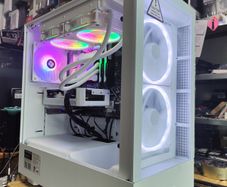 High Performance White Gaming PC  i7/64GB RAM/Radeon RX 9060 XT 16GB/1TB m.2 SSD +1TB HDD