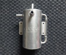 Oil catch tank