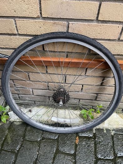bike wheels and tyres