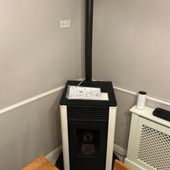 Wood pellet stove