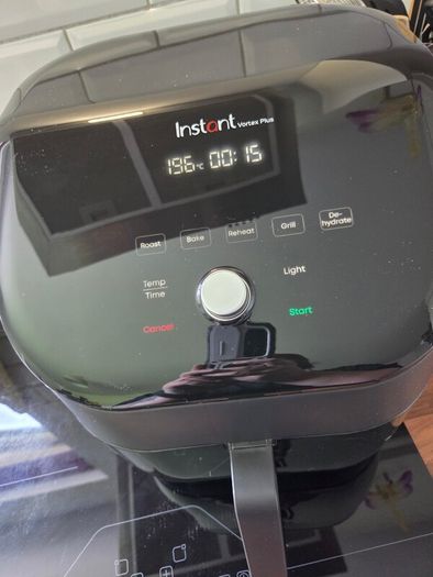 Airfryer InstantPot Vortex Plus 6in1 Multicooker - NEW
