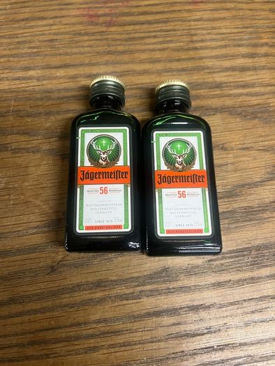 Hennessy Cognac Gin vodka whiskey empty mini Bottle Hennessy Cognac absolut vodka belveder gin Bombay whiskey Jack Daniels belveder paddy powers Jameson bacardi jagermeister Empty Bottles