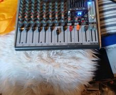 Behringer mixer