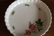 Christineholm Ceramic floral roses 10 inch Flan dish