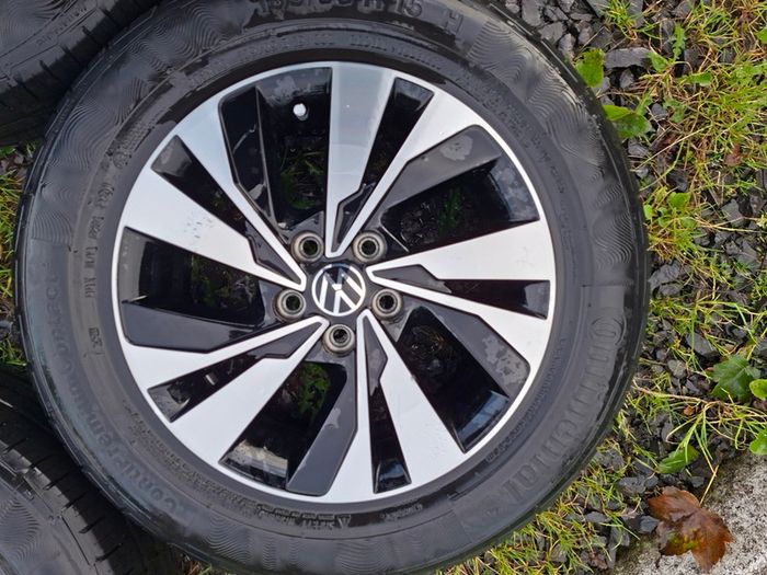 15" Genuine Vw Polo alloys with tyres