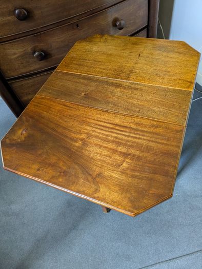 Small antique Sutherland Table