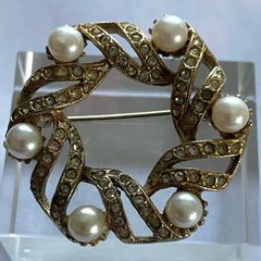 vintage brooch pearl and diamond rhinestones