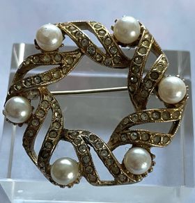 vintage brooch pearl and diamond rhinestones