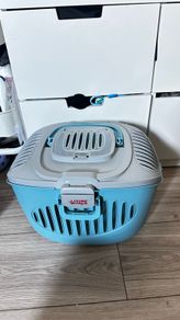 pet carrier
