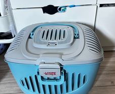 pet carrier