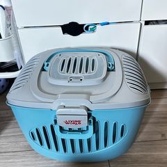 pet carrier