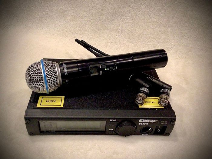 Shure ULXP4 Wireless System with Beta 58A Microphone