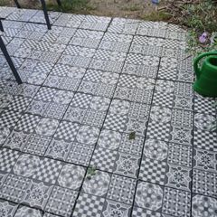 Garden Patio Tiles ( click in tiles )