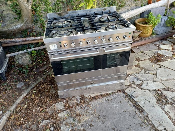 5 ring Gas oven