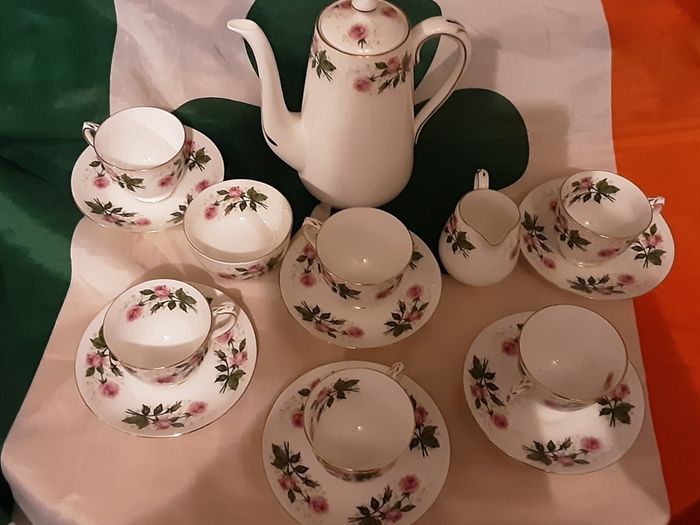 fine bone china , 15 piece crown