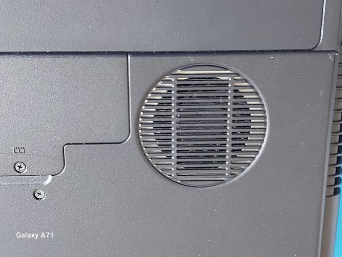 HP Pavilion zv6000, Windows XP, in excellent cosmetic condition, A Genuine real Blast from the past