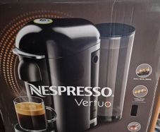 Nespresso VertuoPlus GCB2 plus unopened big box of free pods