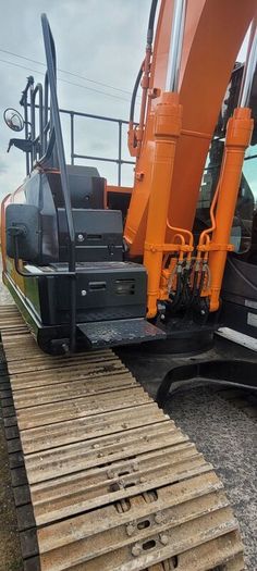 Hitachi 130-6