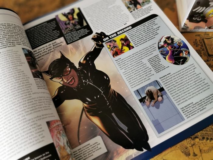 The DC Comics Encyclopedia ! All New Edition! Beautiful Hardcover ! Covers over 1200 Characters ! 2016 ! by DK !