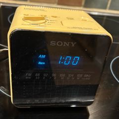 SONY Digicube ICF-C10L Digital Alarm Clock
