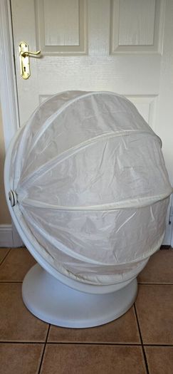 Kids swivel egg chair