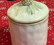 Christmas cookie jar/biscuit barrel