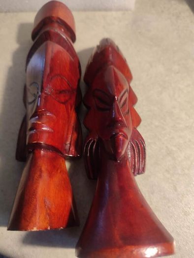 2x wooden sculptures, vintage hand carved wood busts of Fijian man and woman