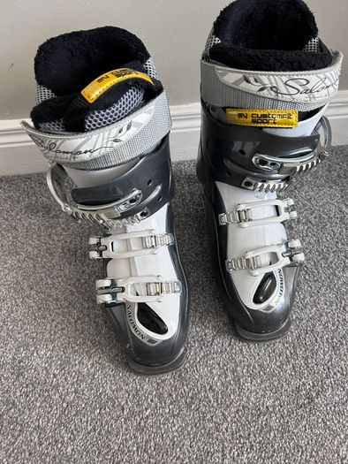 ladies ski boots