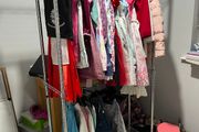 Girls dresses, coats etc from age 3 to age 10, prices start from 5 Euro + free items