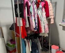 Girls dresses, coats etc from age 3 to age 10, prices start from 5 Euro + free items