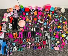 Barbie accessories bundle
