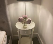 (x2) Bedside lockers & lamps