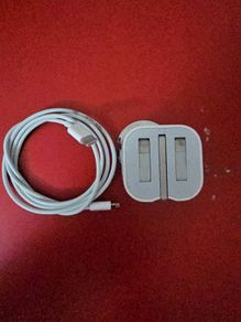 Apple 20 W original adapter with lightening cable