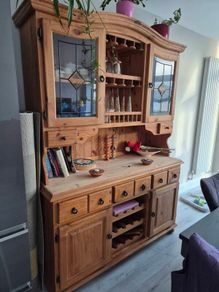 kitchen cabinet