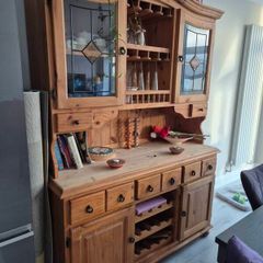 kitchen cabinet