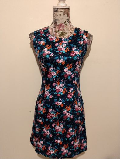 Beautiful Floral Dress, New with tags