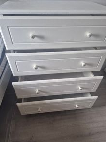 Chest of drawers