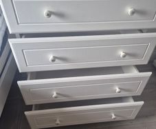 Chest of drawers