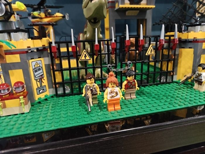 Lego Dino Defense HQ 5887
