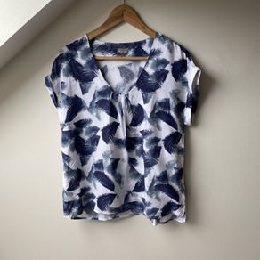 Phase Eight Short Sleeve Feather Print Top, Blue/White UK10